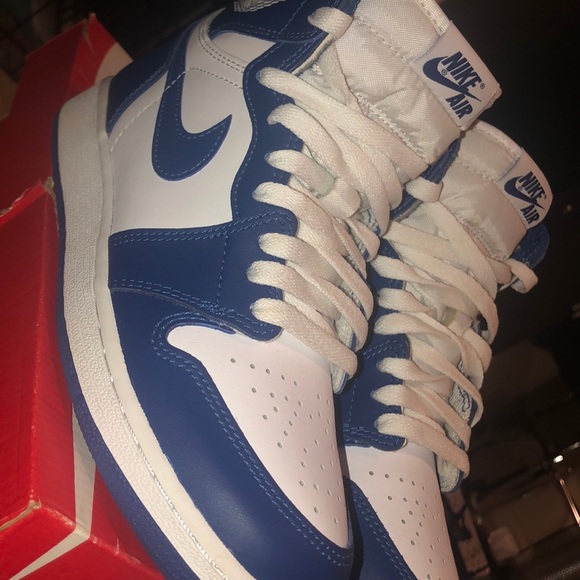Nike Shoes - Air Jordan 1 Retro High